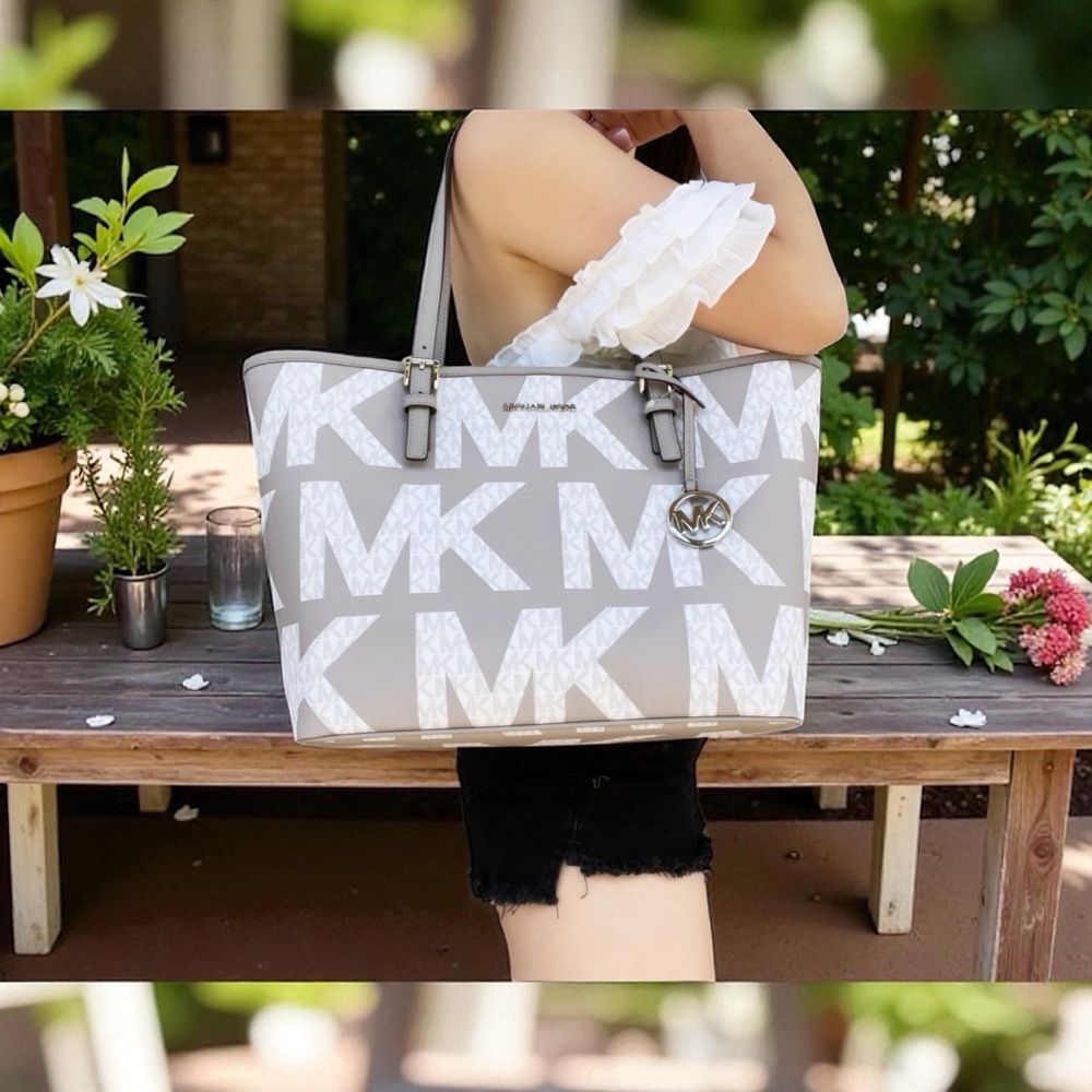Michael Kors Gray and White Signature Jet set Tote Bag silver hardware - Picture 7 of 7